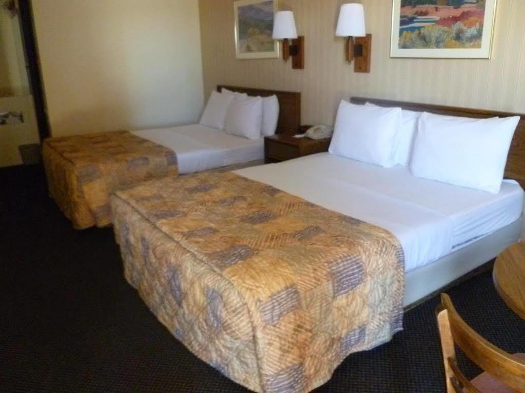 Americas Best Value Inn & Suites Ft Collins E At I-25 Fort Collins Exterior foto