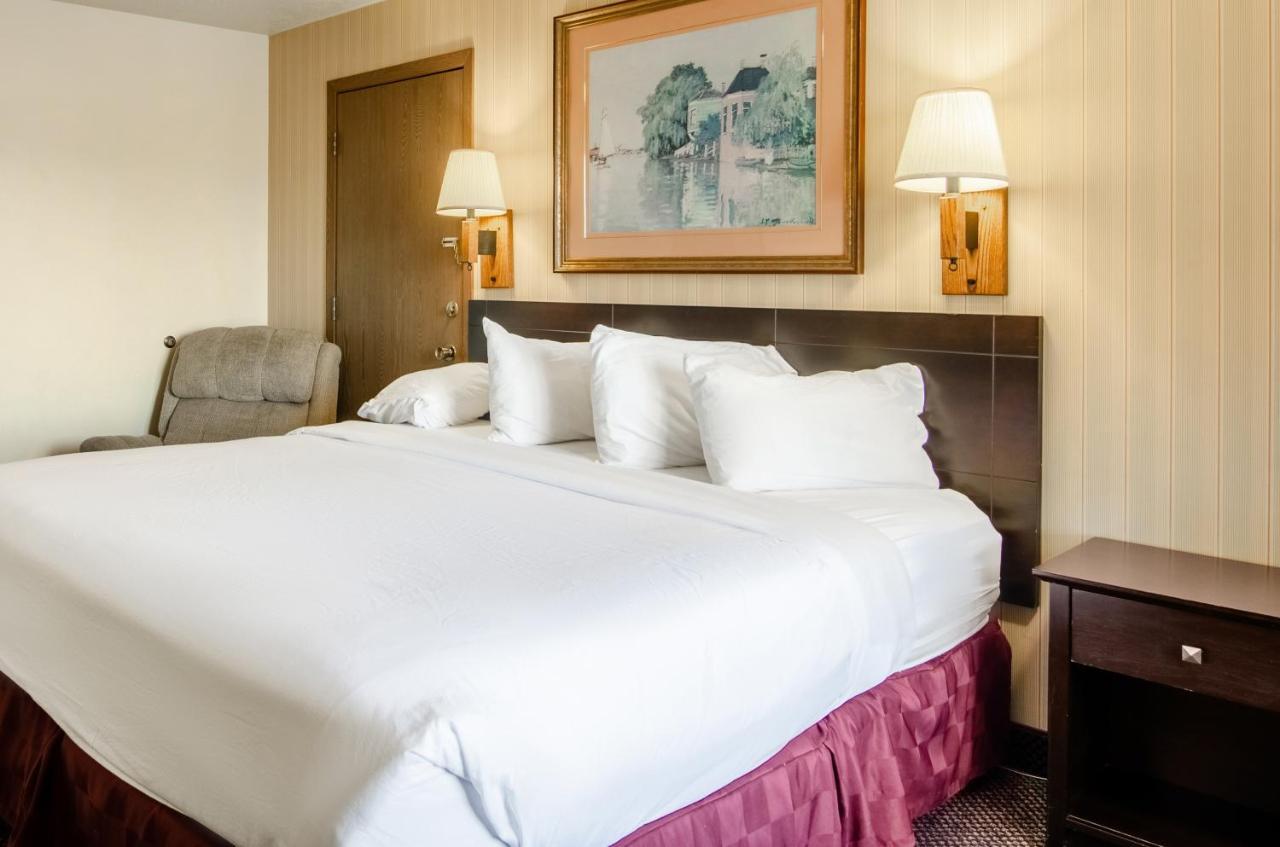 Americas Best Value Inn & Suites Ft Collins E At I-25 Fort Collins Exterior foto