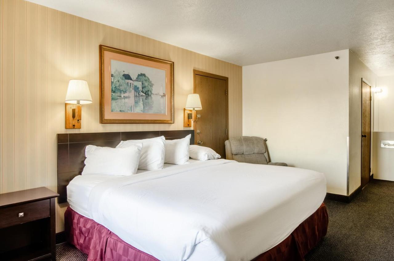 Americas Best Value Inn & Suites Ft Collins E At I-25 Fort Collins Exterior foto