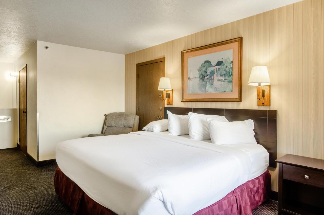 Americas Best Value Inn & Suites Ft Collins E At I-25 Fort Collins Exterior foto