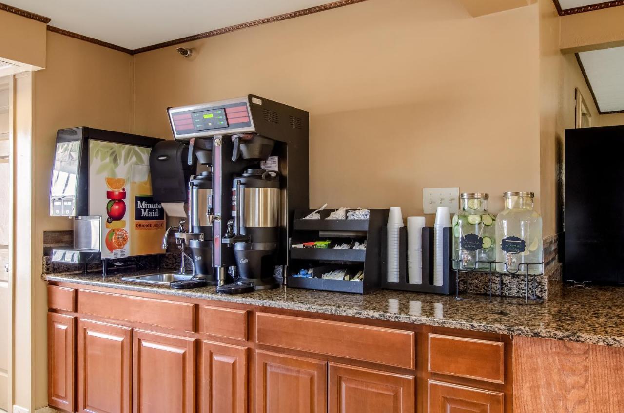 Americas Best Value Inn & Suites Ft Collins E At I-25 Fort Collins Exterior foto