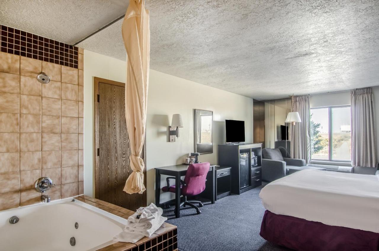 Americas Best Value Inn & Suites Ft Collins E At I-25 Fort Collins Exterior foto