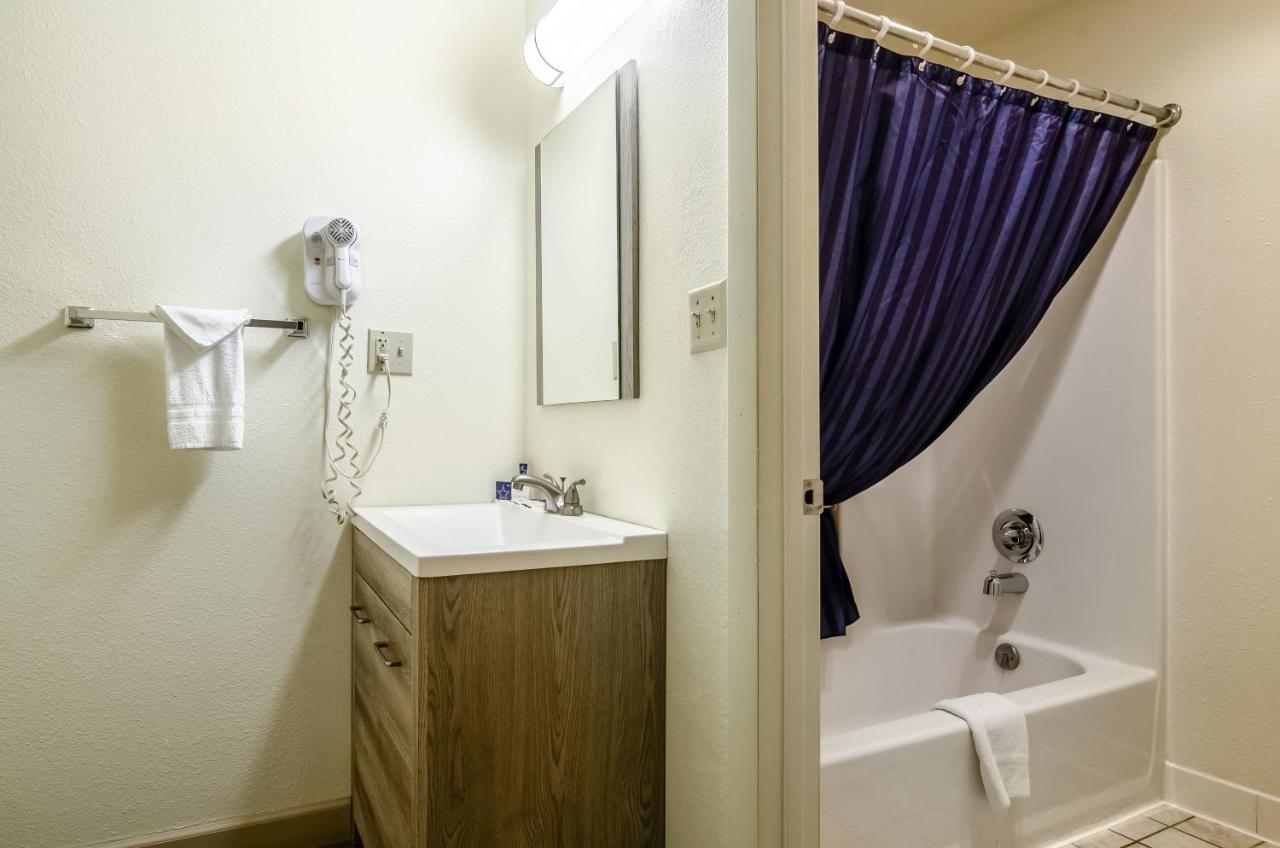 Americas Best Value Inn & Suites Ft Collins E At I-25 Fort Collins Exterior foto