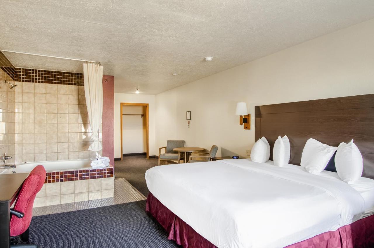 Americas Best Value Inn & Suites Ft Collins E At I-25 Fort Collins Exterior foto