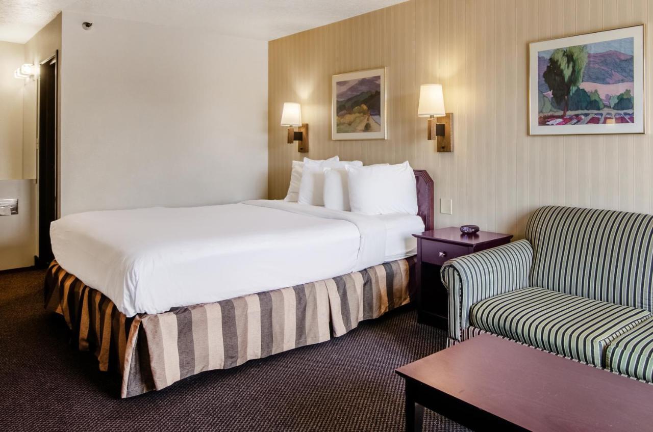 Americas Best Value Inn & Suites Ft Collins E At I-25 Fort Collins Exterior foto